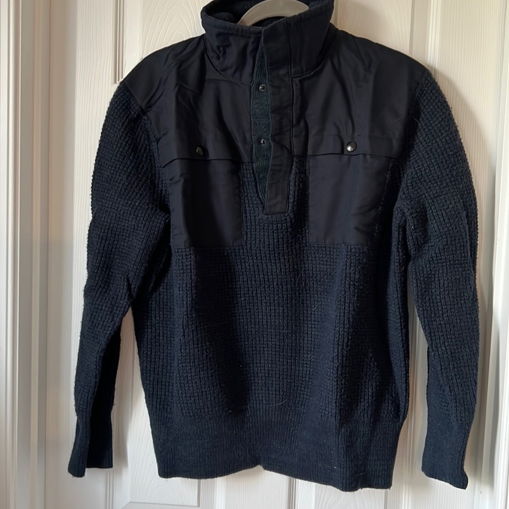 Men’s Navy pullover